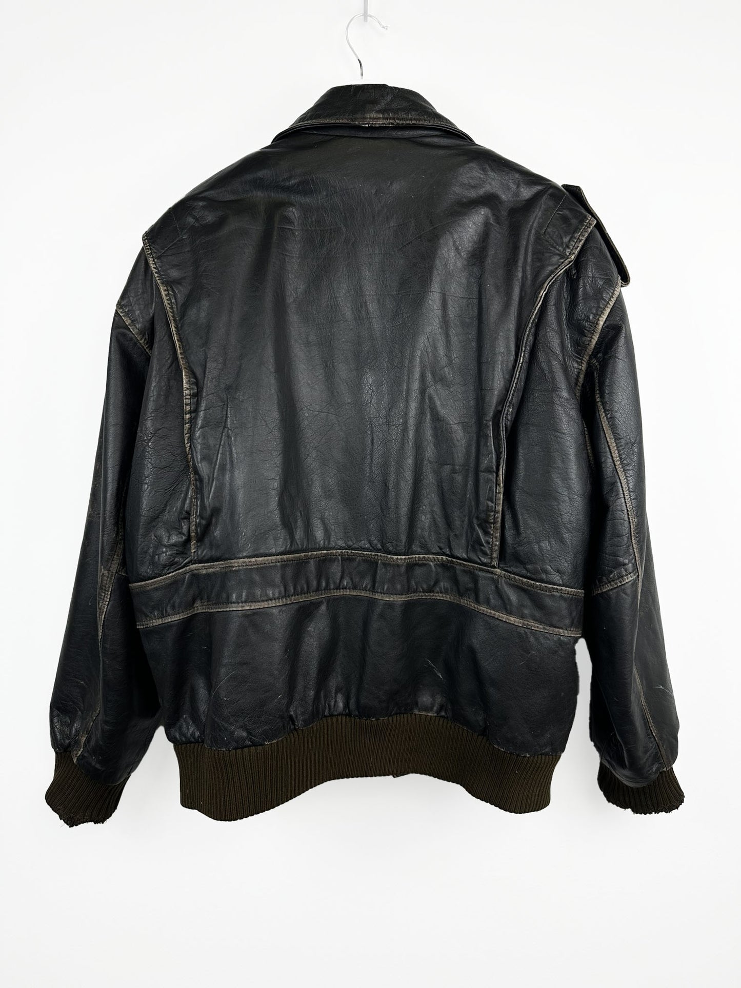 Bomber nero in pelle imbottito (25g191) - L