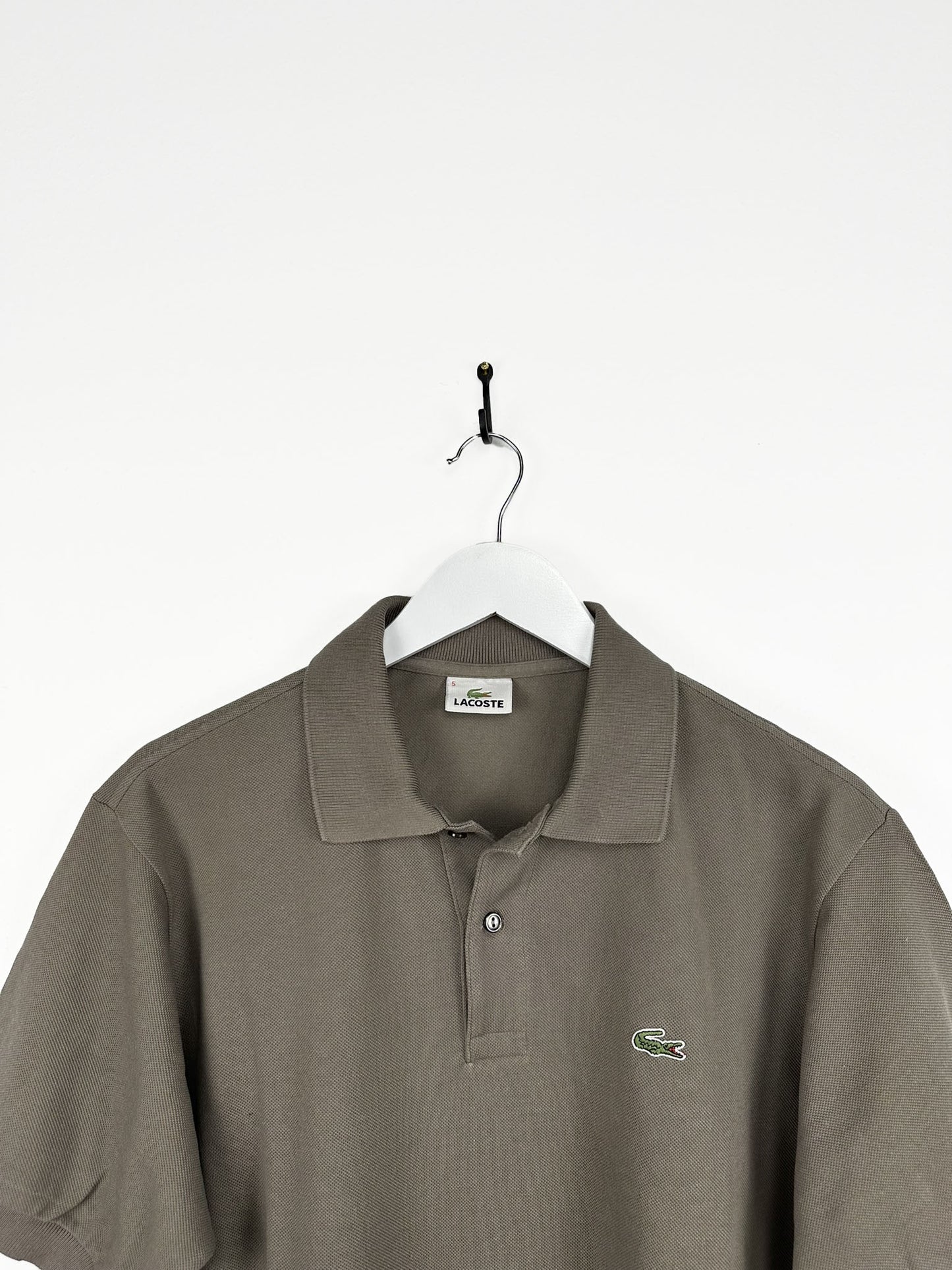 Polo Lacoste verde oliva (25p47) - M